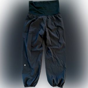 Lululemon Women’s Lightweight Maternity Athletic Pants Size 4 Like New